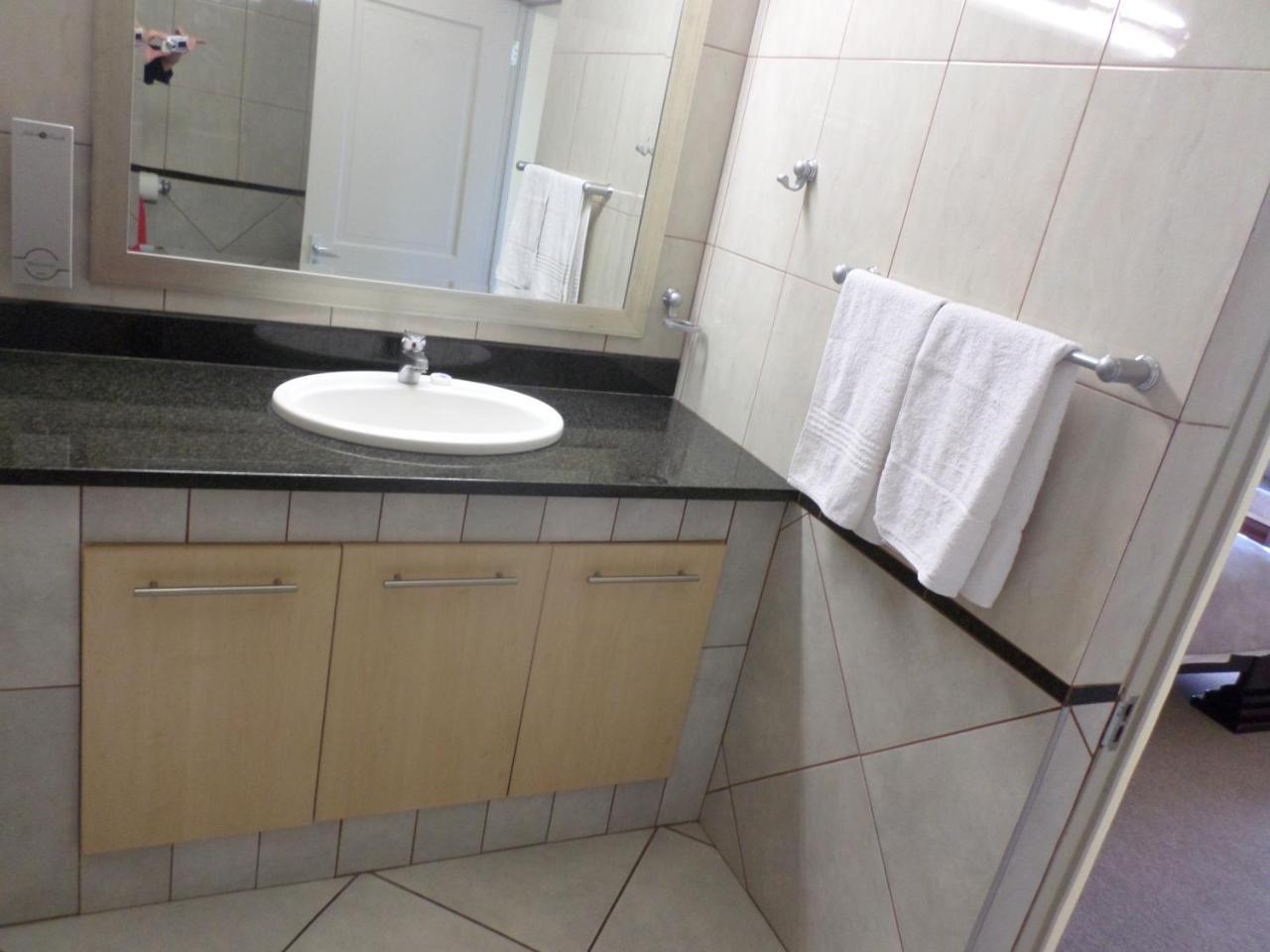 The Links Guest House Pretoria-Noord Extérieur photo