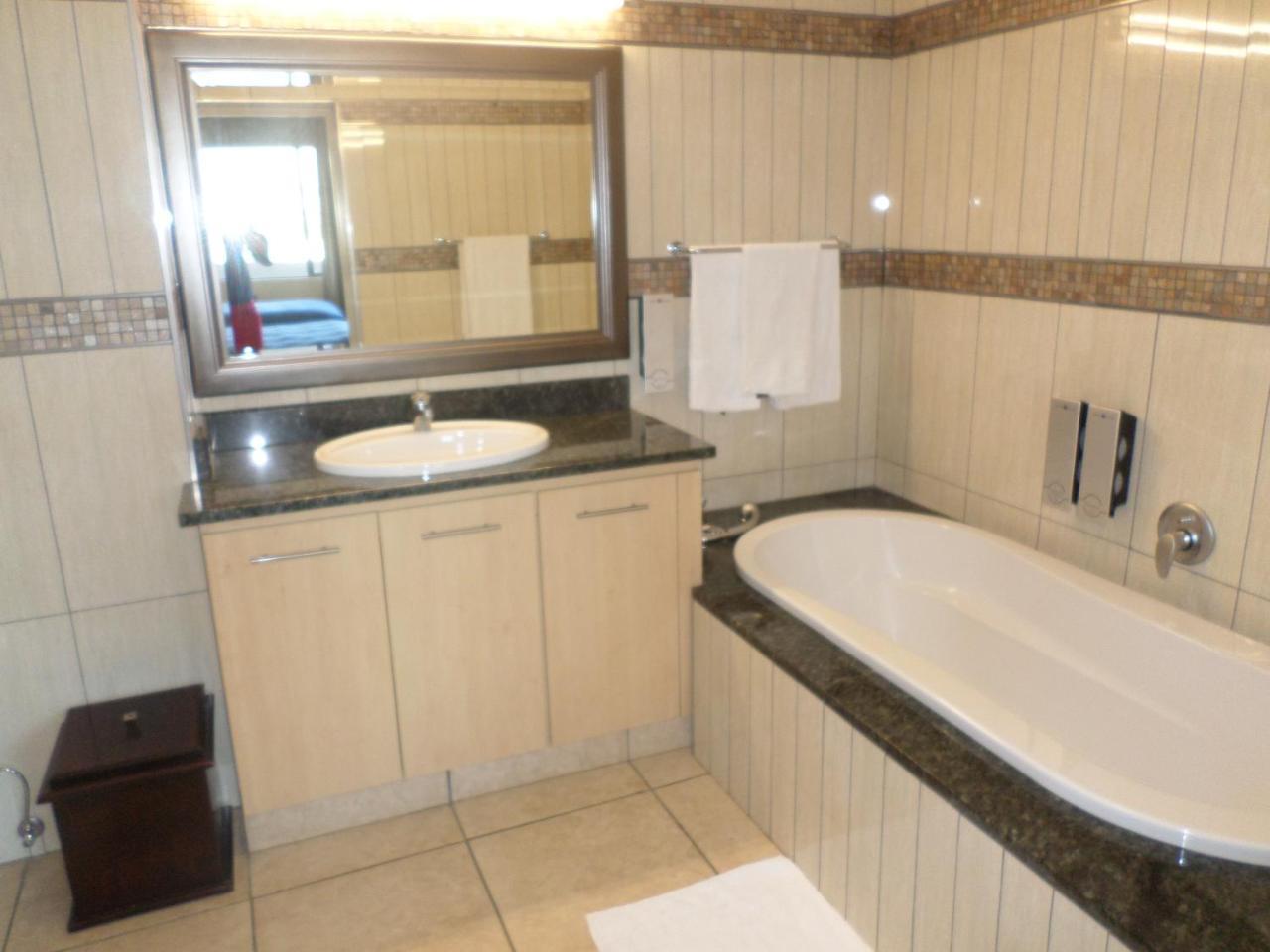 The Links Guest House Pretoria-Noord Extérieur photo
