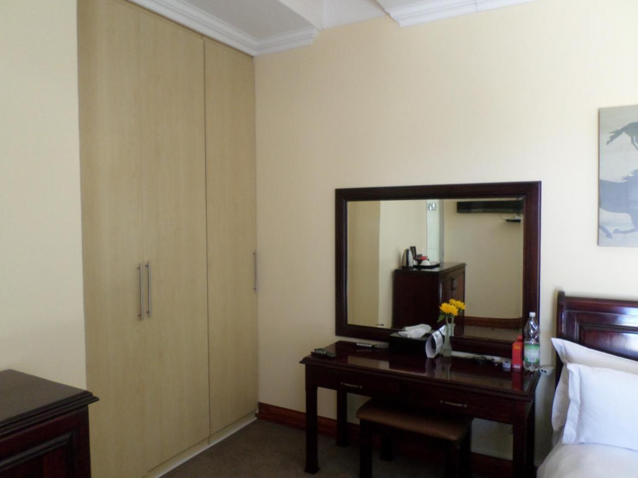 The Links Guest House Pretoria-Noord Extérieur photo